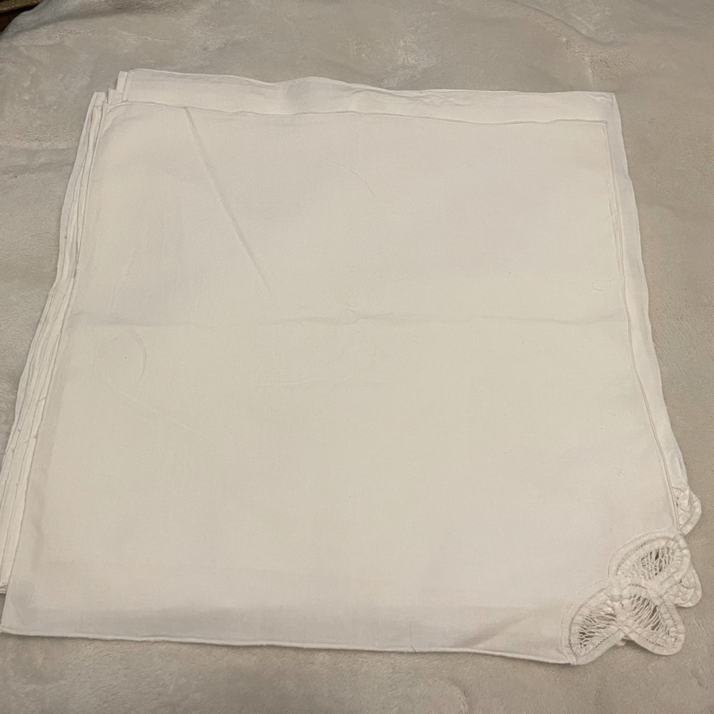 💞Vintage White Battenberg Lace Napkins with Appliquéd Corner💞